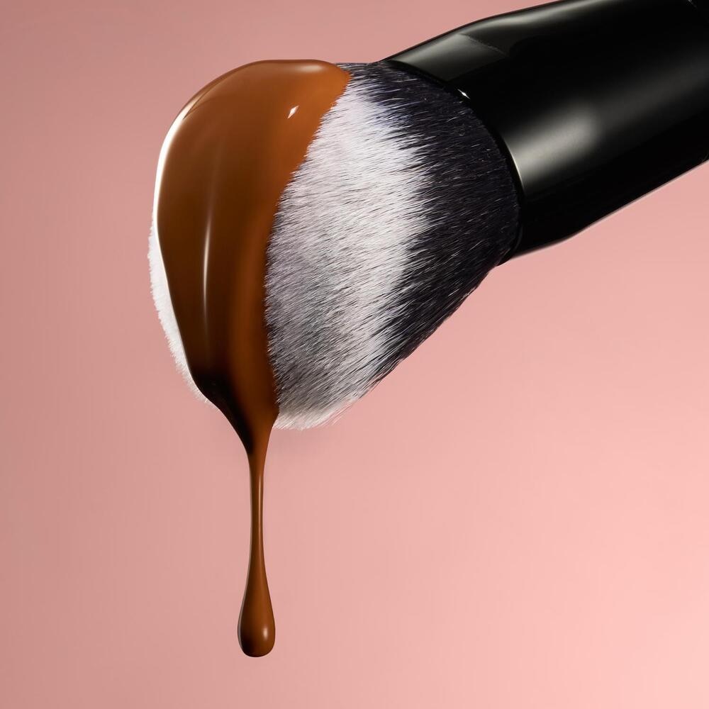 E.L.F. SMOOTH SWIPE FOUNDATION BRUSH (BROCHA ANGULADA PARA BASE L&Iacute;QUIDA)